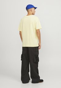 Jack & Jones JJE TEE  O-NECK  - Camiseta básica - french vanilla