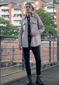 Walk London LUCINDA HIKER  - Botins de atacadores - black