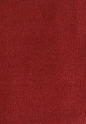Tessuto rosso con una superficie liscia e un colore uniforme, privo di motivi o cuciture visibili. Adatto per rivestimenti o progetti di artigianato.