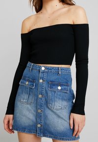 Missguided Stickad tröja - black