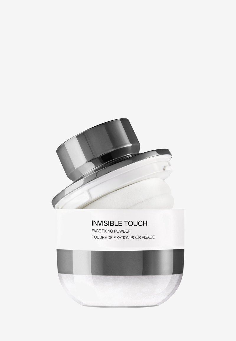 Behälter mit Invisible Touch Gesichts-Fixierpuder mit silbernem Deckel und sichtbar innenliegendem Puderapplikator.