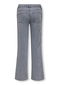 Sivi kavbojke z zvončastimi hlačnicami iz jeansa. Imajo našite žepe, bleden teksturo in dizajn z ravnimi hlačnicami. Prikazan zadnji pogled.