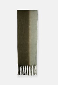 Sciarpa ombre nelle tonalità di verde e grigio, realizzata in materiale morbido, con bordi frangiati per una texture aggiuntiva.