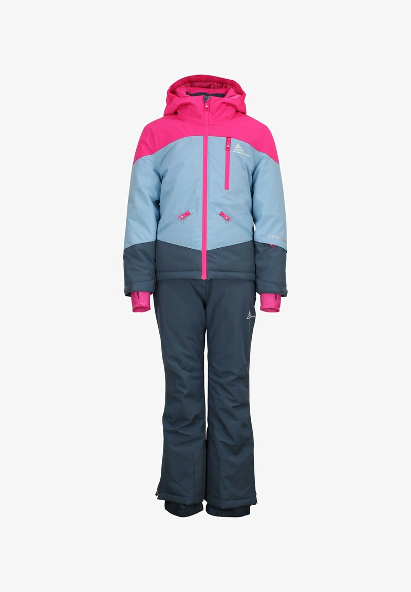Ensemble de veste et pantalon de ski. La veste présente des panneaux rose et bleu, une fermeture éclair à l'avant et une capuche. Les pantalons sont de couleur bleu foncé, avec des poignets élastiqués aux chevilles.