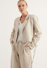 Chiquelle SLEEVE DETAILED   - Blazer - beige