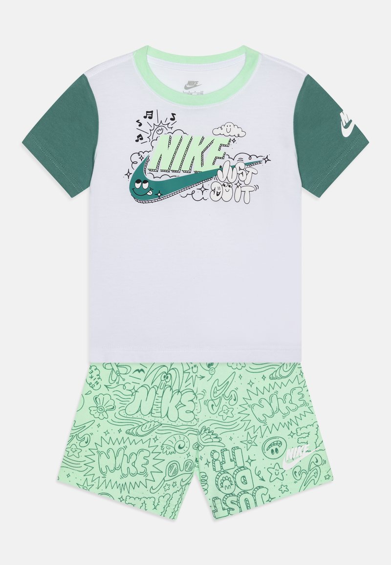 Nike Sportswear Shorts mintgroen