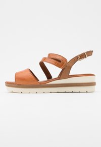 Tamaris Sandály na platformě - brown