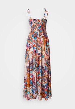 Maxi obleka s smockanim bodicem, nastavljivimi vrvicami in živahnimi paisley vzorci v roza, oranžni in modri barvi na svetli podlagi.