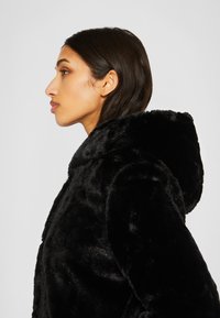 Urban Classics Klassisk kappa / rock - black