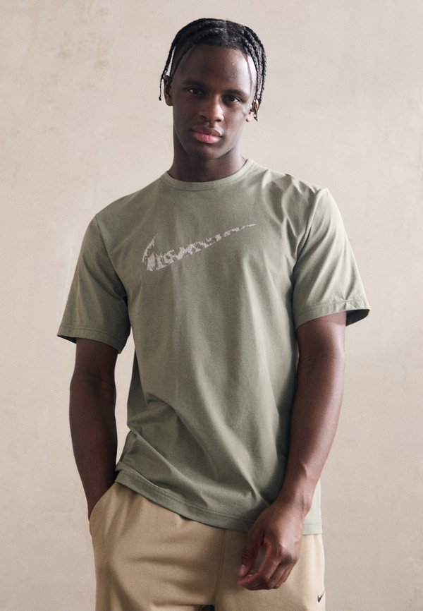 HYVERSE - Sports T-shirt - light army