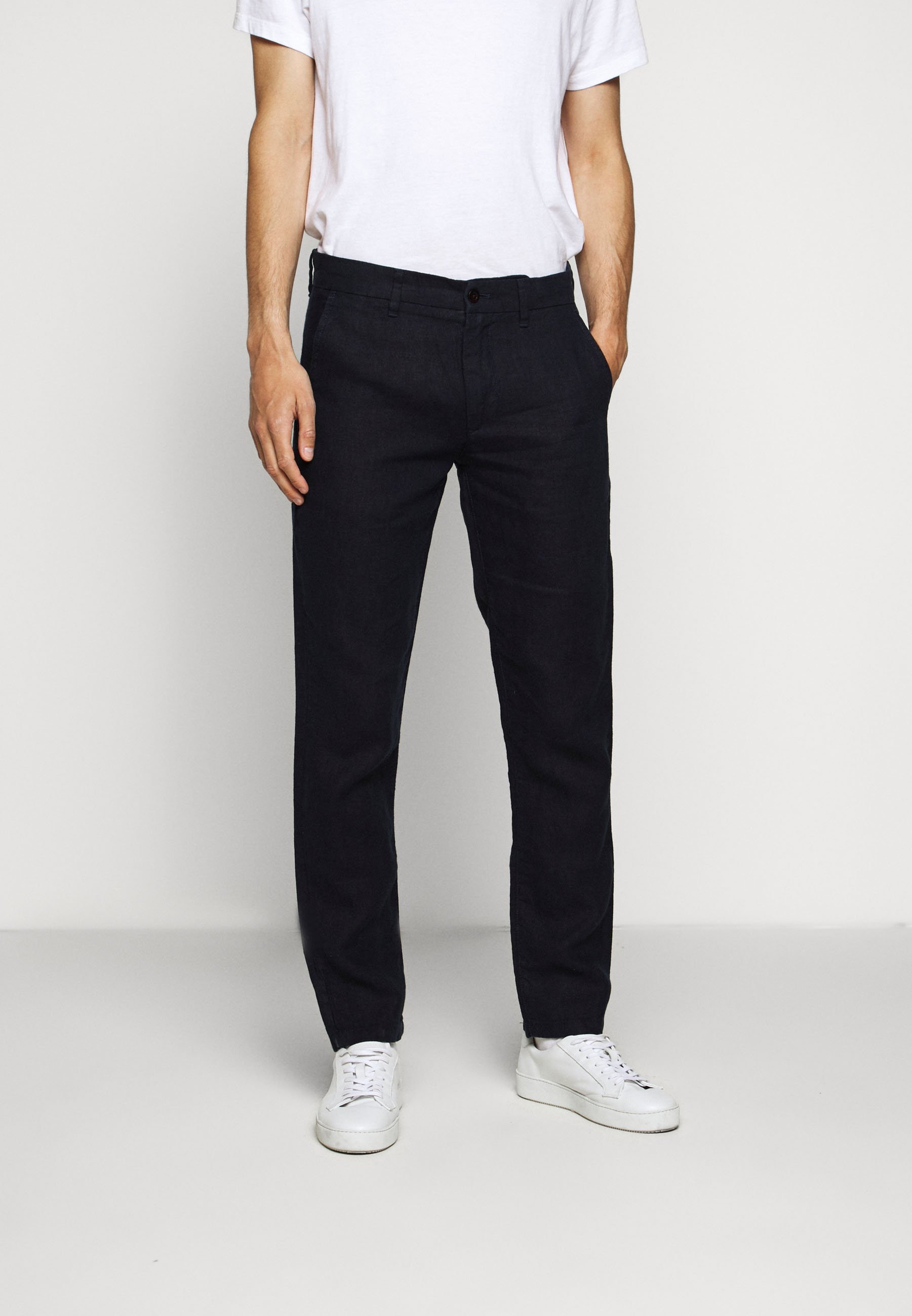 NN07 KARL Stoffhose navy blue Zalando.at NN07 ROBIN Sweatshirt thyme Zalando.at
