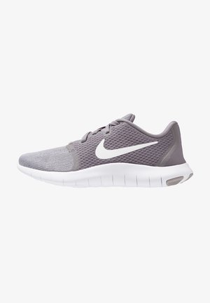 Chaussure de running Nike grise avec logo swoosh blanc, dessus en mesh respirant, semelle blanche flexible et fermeture à lacets vue de côté.