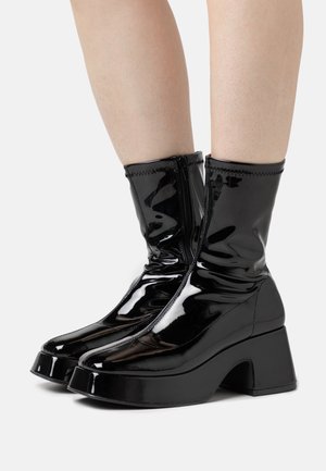 Even&Odd Stivaletti con plateau - black