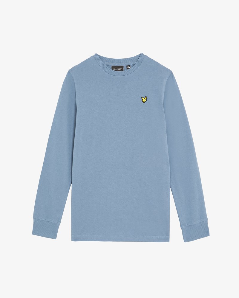 Helles blaues Langarm-T-Shirt aus Baumwolle. Verfügt über einen gerippten Rundhalsausschnitt und ein kleines gelbes Logo auf der linken Brust. Glatte Textur.