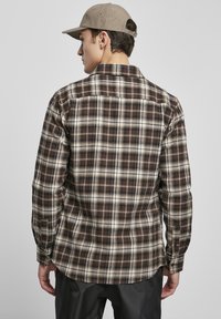 Urban Classics ROOTS - Pluus - darkground/warmsand