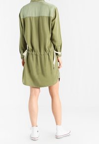 Scotch & Soda Robe chemise - khaki