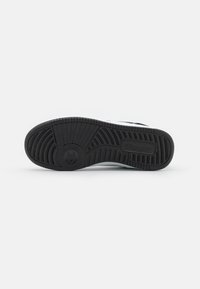 Champion LOW CUT SHOE RD18 2.0 LOW - Scarpe da basket - black/white/red