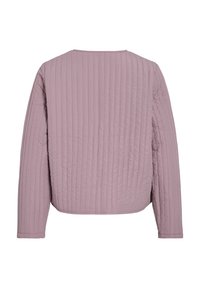 Vadderad jacka i ljus mauve, med rund halsringning, långa ärmar och vertikalt sömnads mönster på baksidan för textur.