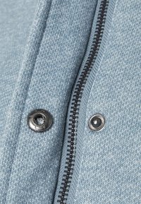 ONLY Carmakoma CARSEDONA - Casaco curto - blue fog