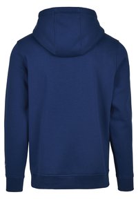 Tengerészeti kapucnis pulóver puha, textúrált anyagból. Jellemzője a kenguru zseb, bordázott mandzsetta és alsó szegőél, laza szabással és egyszerű dizájnnal.