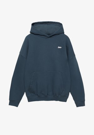 Felpa con cappuccio blu scuro realizzata in tessuto morbido, con tasca frontale, polsini a costine e logo ricamato sul petto.