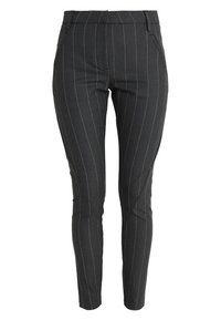 Tmavě šedé kalhoty úzkého střihu s bílými vertikálními proužky, předními kapsami a poutky na opasek, navržené pro elegantní vzhled.