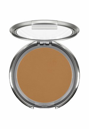 Runder Kompaktspiegel mit silberner Außenfläche und transparentem Deckel, der feines, mattes beiges Puder enthält. Keine Muster oder Akzente sichtbar.