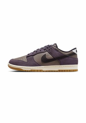 DUNK LOW RETRO - Sneakers - cave stone cave purple coconut milk black