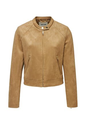 Chaqueta corta de ante color canela con mangas largas, cremallera frontal, cuello con cierre de presión y dos bolsillos laterales con cremallera.