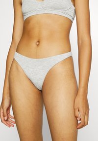 Hunkemöller OVIA HIGHLEG STRING - Tanga - grey