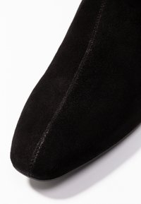 Vagabond Kotníkové boty - black