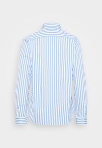 Blå och vit randig långärmad skjorta med krage, knäppning vid ärmslut och rak ryggdesign. Tillverkad av bomull, med en mjuk textur.