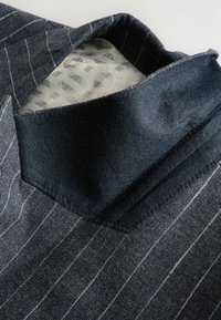 Thumbnail Image 4