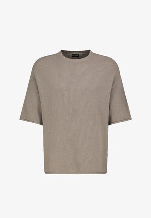 Beiger Strickpullover mit kurzen Ärmeln und lockerem Schnitt, gerippter Rundhalsausschnitt und strukturierter Stoff, dargestellt vor weißem Hintergrund.