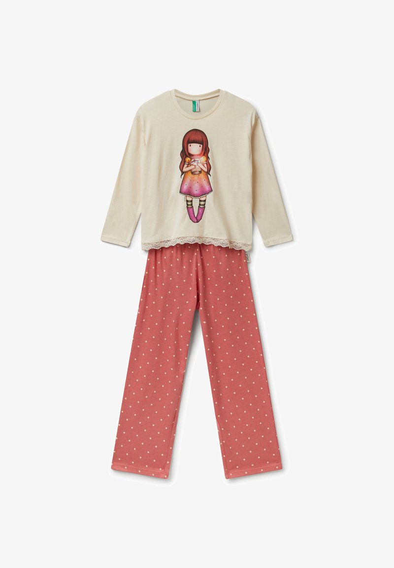 Top de manga larga beige claro con un diseño de muñeca impreso y encaje, combinado con pantalones de pijama de lunares coral. Tejido de algodón suave.