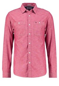 Chemise à manches longues rouge moyen pour hommes, avec deux poches poitrine boutonnées et un col.