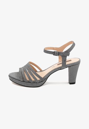Sandali grigi con tacco caratterizzati da un design open-toe, multi-straps nella parte anteriore, una cinghia alla caviglia e una finitura in tessuto texturizzato.