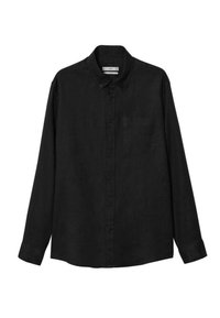 Camisa negra de manga larga hecha de lino, con cierre de botones en la parte delantera, cuello puntiaguado y un bolsillo en el pecho. Textura suave, ajuste relajado.