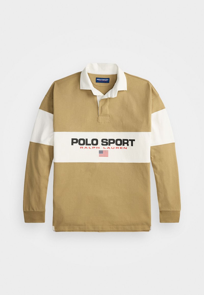 Polo majica s dugim rukavima u boji biskvita i bijelom pamuku, s ovratnikom, prednjim kopčanjem i istaknutoj "POLO SPORT" logotipu s naglaskom na američku zastavu.