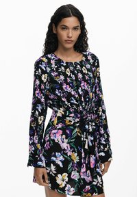 Desigual FLORAL KNOT SHORT - Vapaa-ajan mekko - black