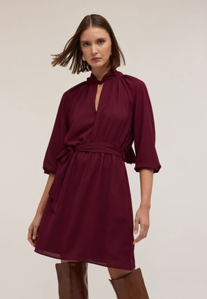 CON COLLO A FUSCIACCA - Freizeitkleid - bordeaux