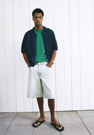 PULL&BEAR, Shorts di jeans - light-blue denim