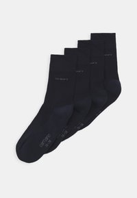 Fire par navy sokker, lavet af blødt materiale, med en glat tekstur, ribbede manchetter og lysegrå branding på siden.
