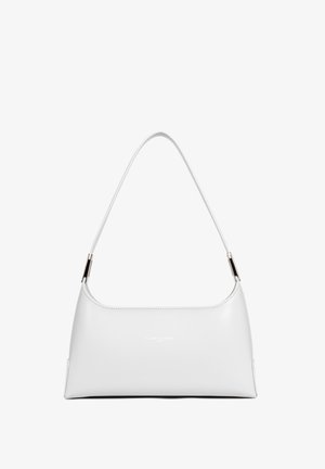 Borsa in pelle bianca con silhouette curva, tracolla sottile e design minimalista. Presenta hardware in tonalità argento e logo impresso.