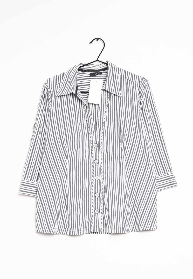 Gestreepte blouse met een kraag, driekwartmouwen, knoopsluiting aan de voorkant en gemaakt van lichtgewicht stof in zwart en wit.