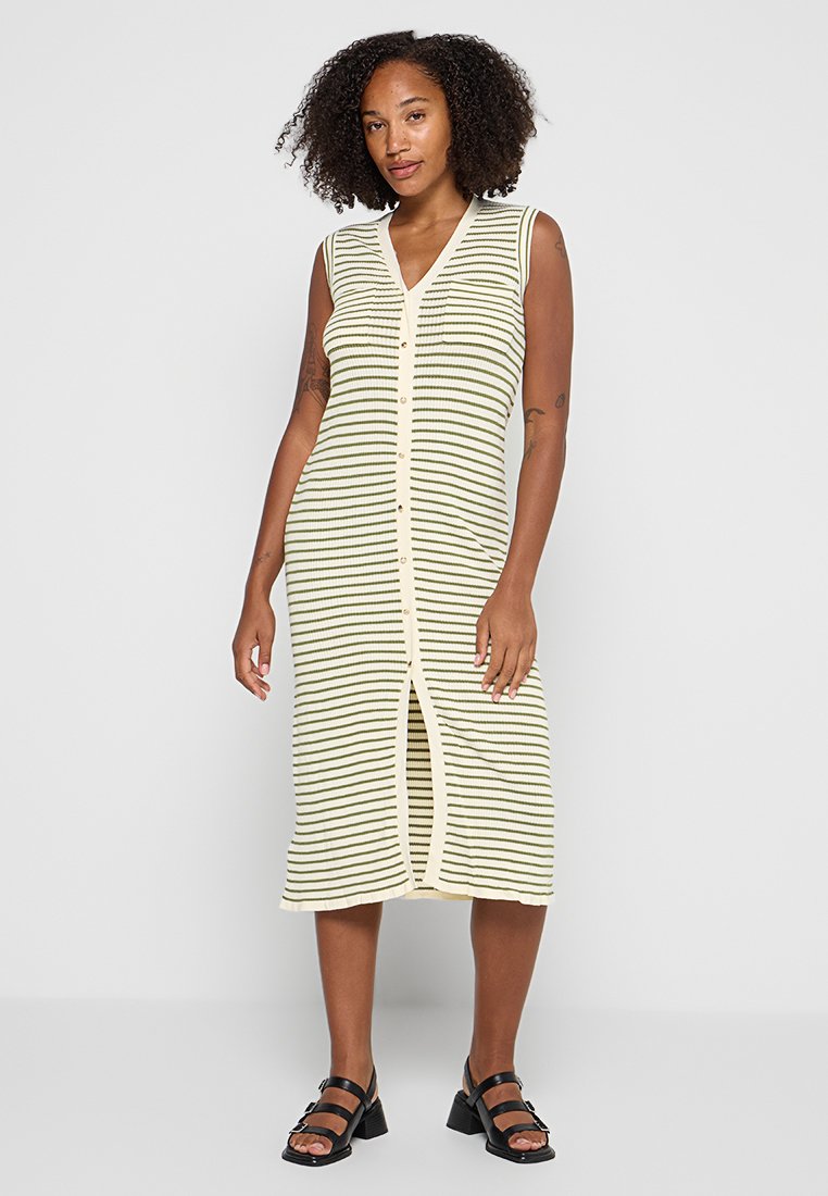 Mango Gebreide jurk kaki Mango Gebreide jurk kaki