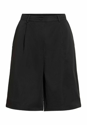 Shorts noirs coupés au genou, taillés sur mesure, avec passants de ceinture, fermeture à bouton et zip devant, et plis subtils de chaque côté.