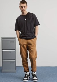 Jordan Joggebukse - legend dark brown/white