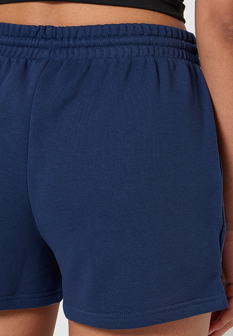 Kurze Sporthose