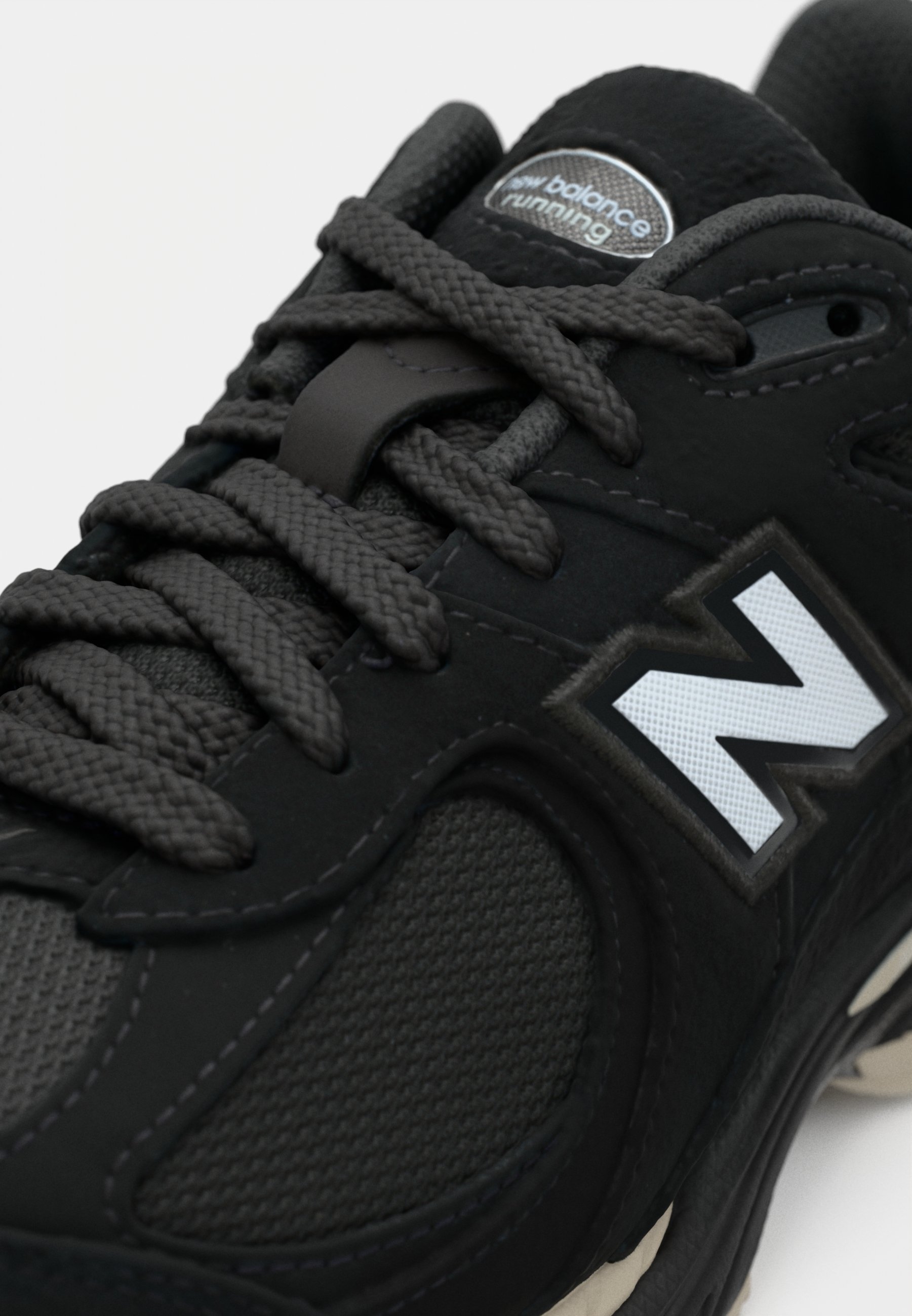 New Balance U2002 UNISEX - Sneakersy niskie/czarny - Zalando.pl
